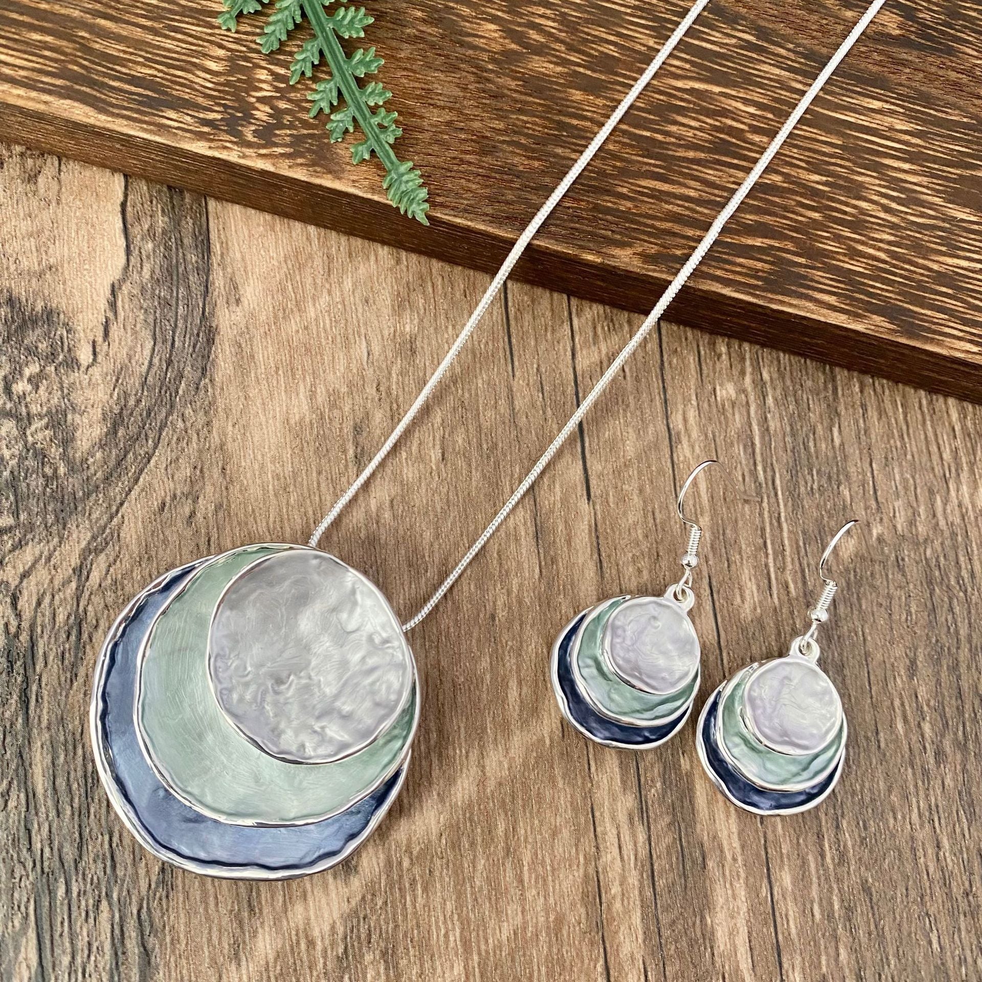 Three-Layer Pendant Jewelry Set